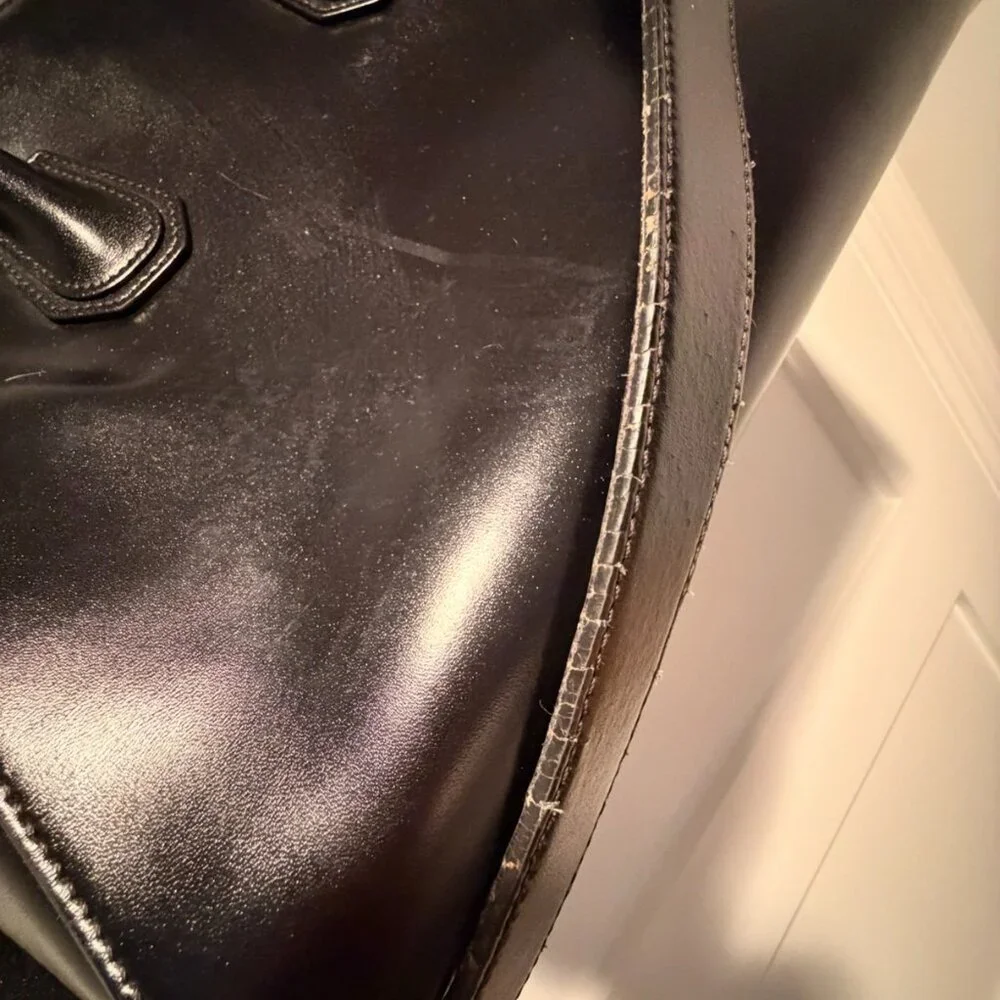 100% Authentic Antigona Medium Bag-Black with Gold Hardware - Picture 6 of 9